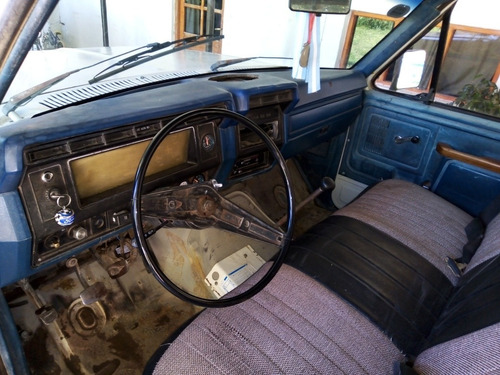 Ford F-100 Pick Up