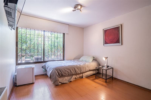 Imagen 12 de 24 de Casa De 5 Dorm + Servicios. Colegios Everest Y Santiago
