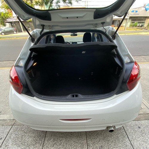 Peugeot 208 1.6 Allure Tiptronic