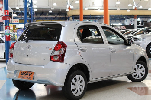 Imagem 2 de 15 de Toyota Etios 1.3 X 16v 2020