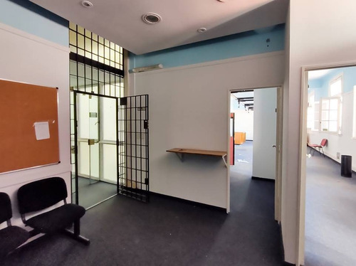 Imagen 26 de 30 de Vivienda / Oficina De 6 Ambientes Con Terraza Y Balcón En San Nicolás