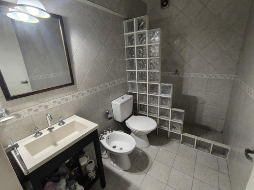 Venta Departamento 4 Ambientes Doble Balcón Y Cochera En Parque Chacabuco - Permuta