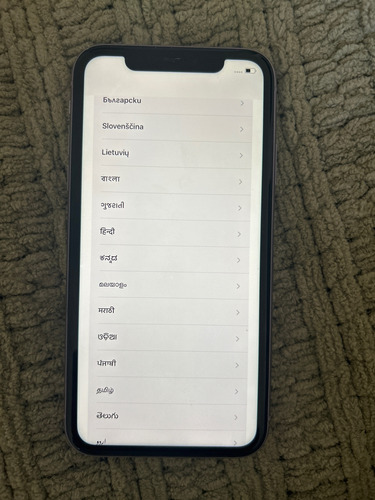 Apple Iphone 11 (64 Gb) - Morado No Le Sirve El Face Id Lila (Usado)