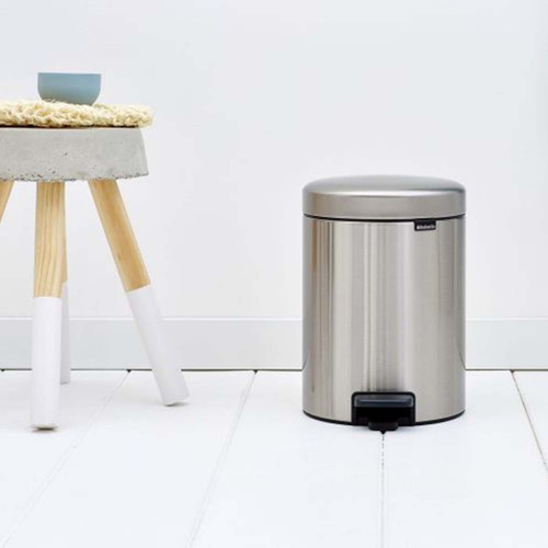 Bote De Basura Pedal Newi, Acero-mate/plástico 5 L Brabantia Color Plateado