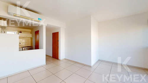 Departamento En Venta De 2 Dormitorios, La Plata