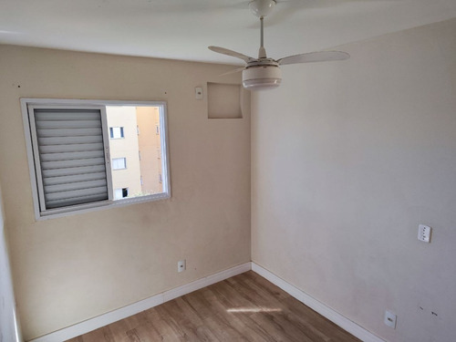 Apartamento Aconchegante Com 2 Dormitórios, Ar-condicionado, Banheiro Social Com Box, Sala Com 2 Ambientes E Sacada/varanda, Cozinha Tipo Americana, Área De Serviço, Piso Frio, 1 Vaga De Garagem.
