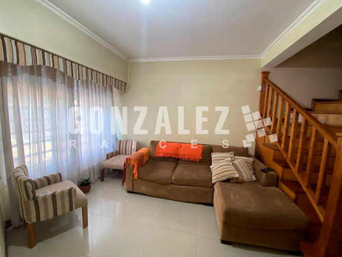 Triplex 5 Ambientes En Barrio Isabel La Católica - Ciudad Evita