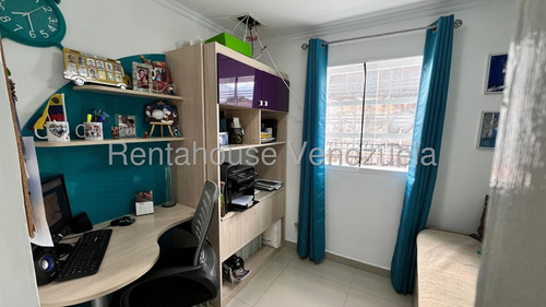 Casa En Venta En Campo Claro 3 Niveles Caracas Angela Tochon