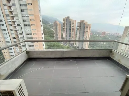 Apartamento Para Arriendo En El Poblado Los Balsos
