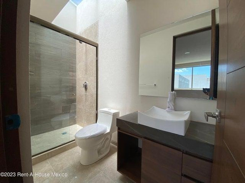 Casa En Venta En Metepec San Salvador Tizatlalli Gis 24-1104