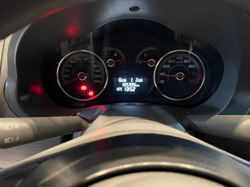 Imagem 10 de 15 de Fiat Grand Siena Essence 1.6 16v
