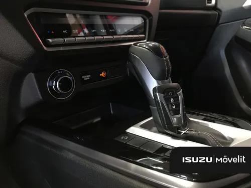 Isuzu Pickup Adventure Plus 4x4 Roja
