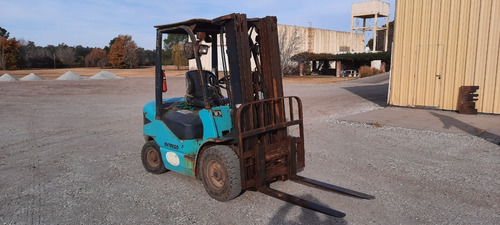 Imagen 1 de 7 de Autoelevador Montacarga Maximal 2500kgs Torre Triple