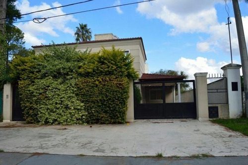Imagen 3 de 16 de Casa Cuatro Dormitorios Funes