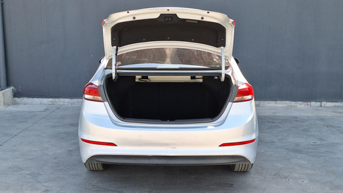Hyundai Elantra 1.6 GLS 2AB AC ABS