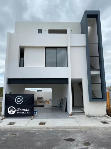 Casa En Lomas De La Rioja, Alvarado Con Acabados De Marmol Y Madera De  Parota Ademas De Contar Con Roof Garden Con Vista A La Laguna | Metros  Cúbicos