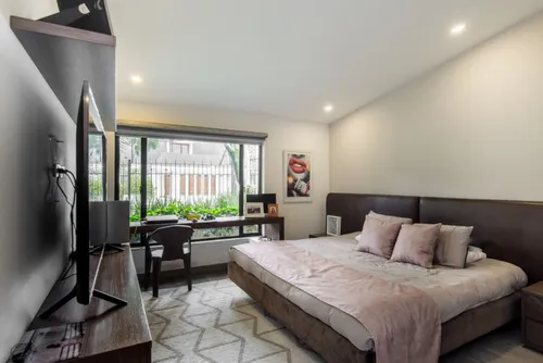 Casa En Venta En Calatrava. Cod V5907