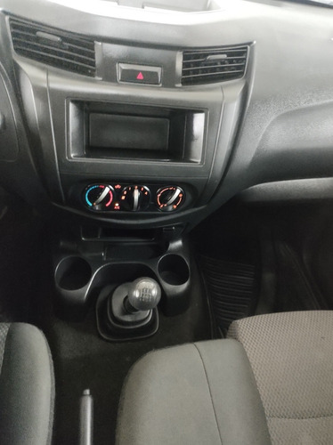 Imagen 7 de 12 de Nissan Np300 2019 2.5 Estacas Dh Aa Mt