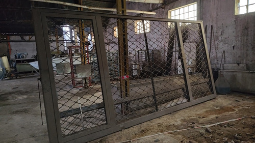 Porton Metalico Levadizo 5,5m 2 Motores Negro (Usado)