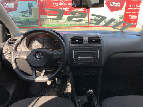 Volkswagen Vento 2.0 Confortline Mt