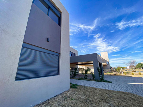 Imagen 3 de 22 de Venta Casa A Estrenar En La Cascada Country Golf