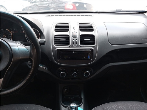 Imagem 7 de 13 de Fiat Grand Siena 1.0 Evo Flex Attractive Manual