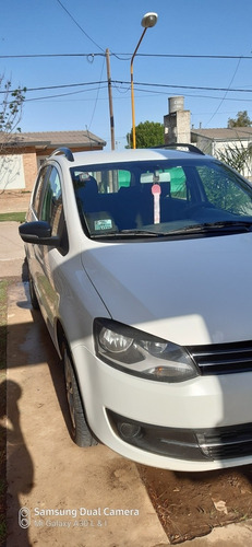 Volkswagen Suran 1.6 Highline 101cv 11c 2011