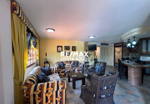 En Venta Hermoso Y Acogedor Apartamento En Residencias Los Cayos Con Acceso Directo A La Playa En Boca De Aroa.