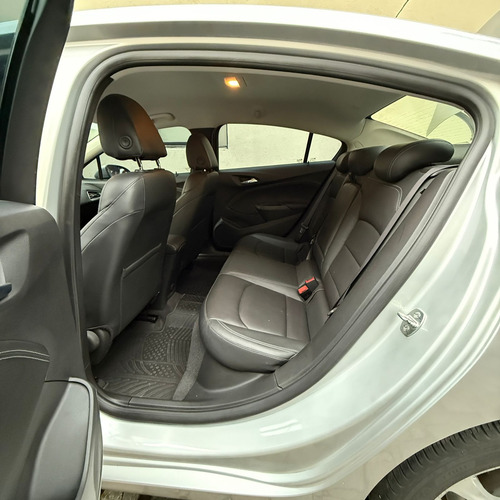 Chevrolet Cruze II 1.4 Sedan Lt