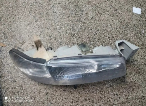 Faro Mazda 626 Derecho Detalle