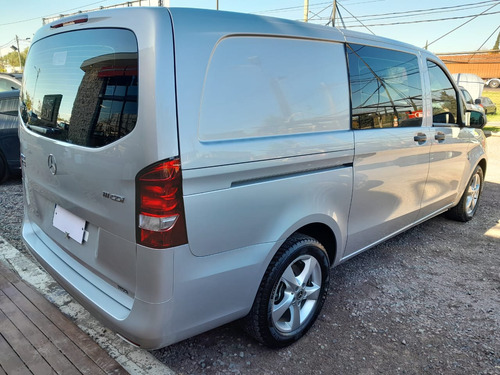 Imagen 5 de 16 de Mercedes Benz Vito 111 Cdi Furgon Plus Aa 2021