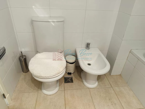 Alquiler De Apartamento De 3 Dormitorios + Dependencia En Amplia Planta En Playa Brava