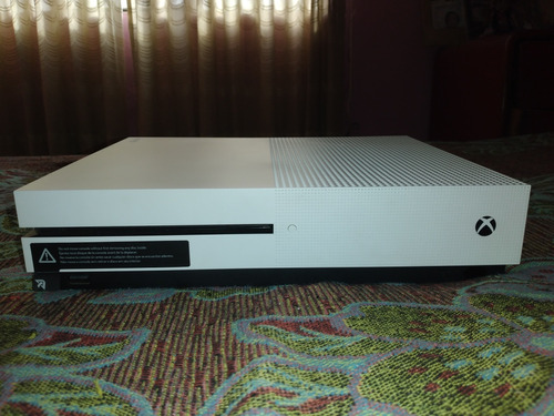 Xbox One S De 500 Gb En Buen Estado / Sin Mando Inalambrico