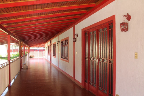 Imagen 17 de 21 de Casa Grande Con Piscina En Venta Sector Pozo Hondo Frente A Macro, Ejido