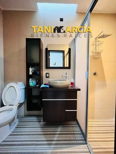 Vendo Casa Excelente Ubicación, Frente A Plaza Shangrila