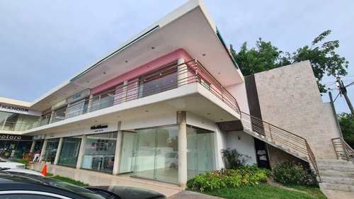 Local En Esquina En Renta En Plaza Comercial Sobre Av. Líbano | Norte De Mérida