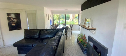 Casa En Venta - 3 Dormitorios 2 Baños - Cochera - 499mts2 - Libertad