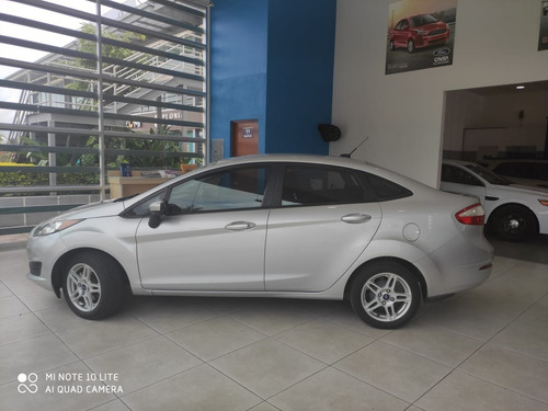 Imagen 2 de 14 de Ford Fiesta Se 2017
