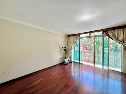 Casa En Prados Del Este (5h/5b/5pe)