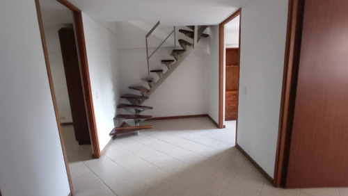 Apartamento En Excelente Ubicación En El Poblado