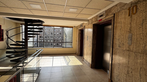 Amplias Oficinas De 1.379 Mt2 En Paseo Bandera 341 Santiago