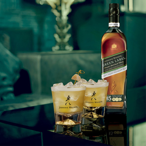 Imagen 4 de 5 de Johnnie Walker Green Label Blended Scotch 15 escocés 700 mL