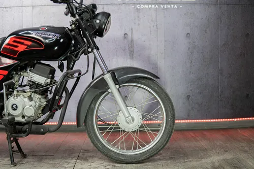 Bajaj Boxer 100 2023