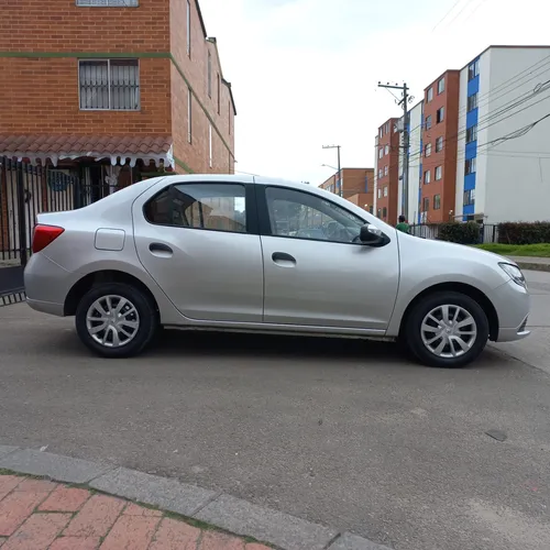 Renault Logan 1.6 Expression / Life +