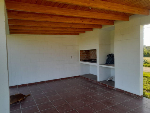 Condominio Con Cuatro Departamentos. Villa Giardino Cordoba