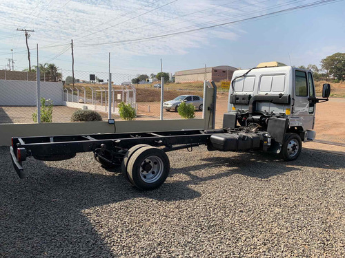 Imagem 4 de 11 de Ford Cargo 816 S