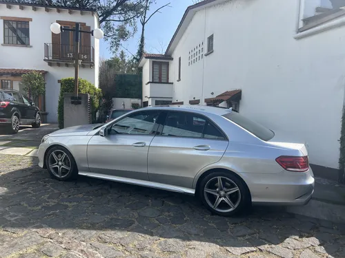 Mercedes Benz E400 Sedan
