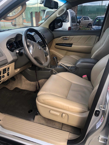 Imagen 7 de 10 de Toyota Sw4 2013 3.0 Srv Cuero I 171cv 4x4 4at