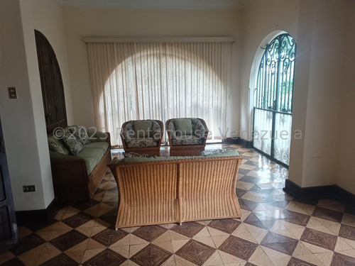 Casa En Venta En Country Club Caracas Para Remodelar Pozo De Agua Chacao Caracas Casas Angela Tochon 2000 Metros Terreno