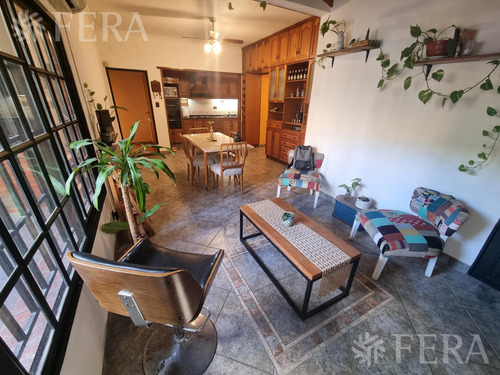 Venta Casa 5 Ambientes Con Fondo Libre En Wilde